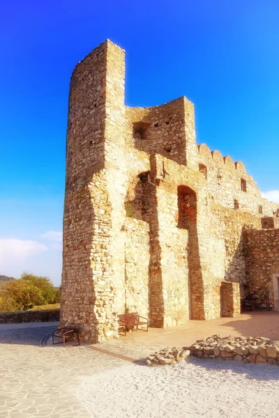 Ruins of Devin castle near city Bratislava, Slovakia. Dev n castle is one of the oldest castles in Slovakia — Stock Photo, Image