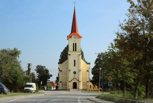 Iglesia Católica Pueblo Dubova Distrito Pezinok Eslovaquia —  Fotos de Stock