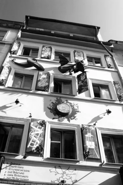 Lviv Ukraine July 2015 House Legends位于Staroevreyskaya Street 48大楼有七层 每层都是关于利沃夫的传说 关于狮子 — 图库照片