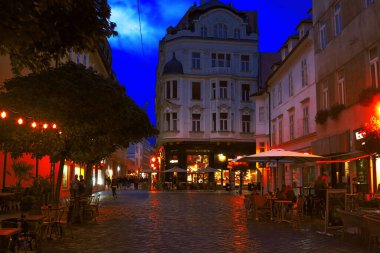 BRATISLAVA, SLOVAKIA - EYLÜL 02, 2019: Gece Laurinska Caddesi
