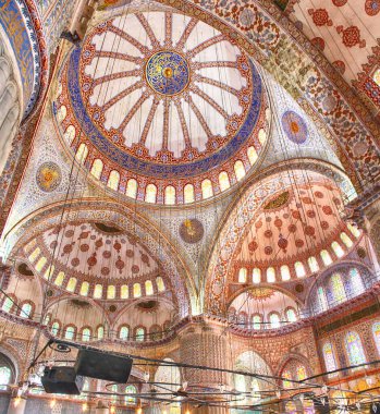 İSTANBUL, TURKEY - 30 Mart 2013: Mavi Cami 'nin İçi veya Sultan Ahmed Camii
