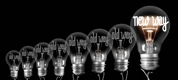 Glödlampor med nytt och gammalt sätt koncept — Stockfoto