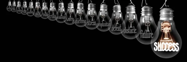 Glödlampor med svårigheter och framgångskoncept — Stockfoto