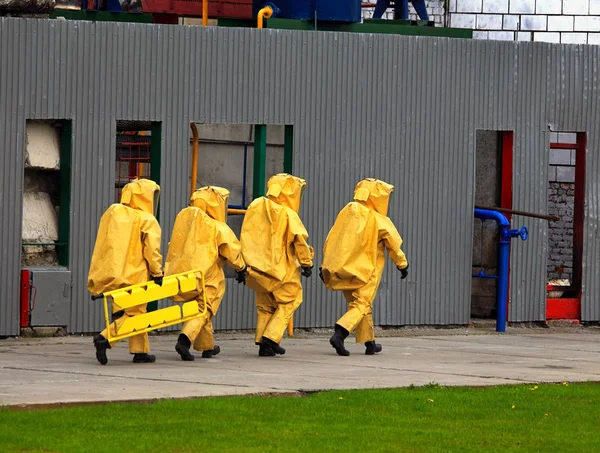 Rescuers at work on the liquidation of the accident — Stock Photo, Image