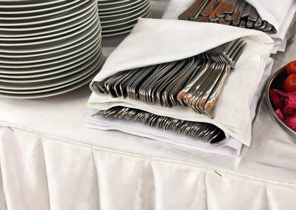 Tablewares in tablecloths — Stock Photo, Image