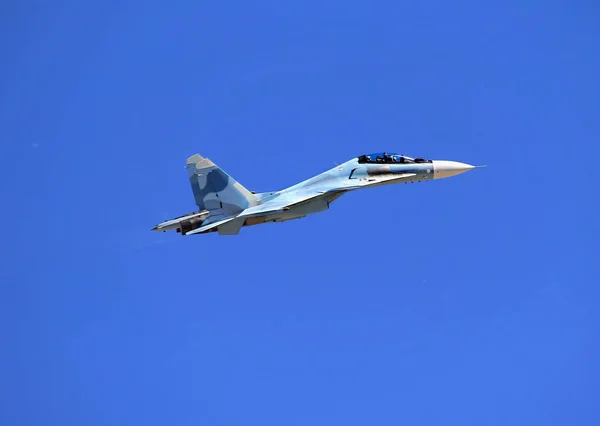 Side view of fighter in flight — Stock Photo, Image