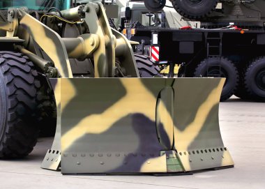 Zırhlı tekerlekli buldozer kova