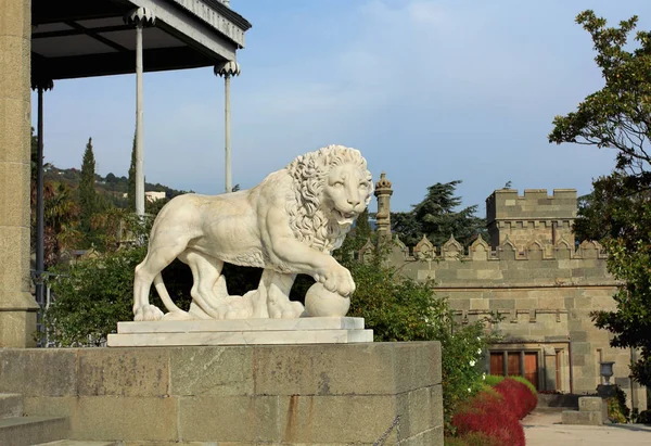 Skulptur eines Löwen — Stockfoto