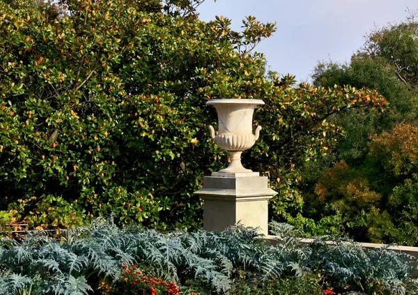 Vase en marbre blanc — Photo