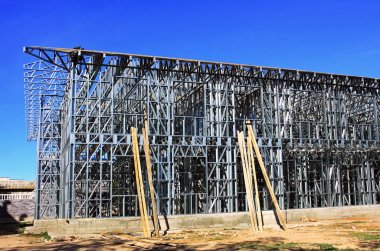 İskelet olmanın endüstriyel tesis (detay inşa)