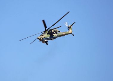 Helikopter Mi 28 muharebe sahasında mücadele