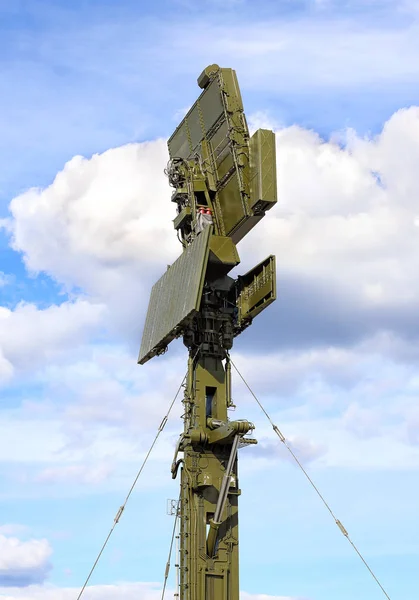 Трехкоординатная радиолокационная антенна — стоковое фото