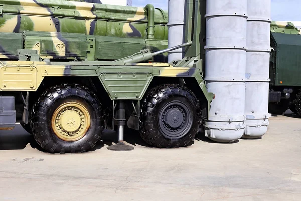 Heavy army tractor chassis — Stock Photo, Image