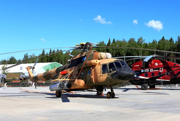 Helicóptero de la Fuerza Aérea Rusa — Foto de Stock