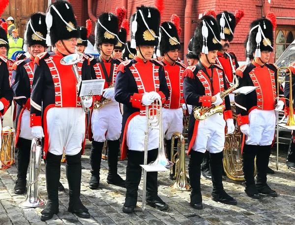 Participantes del festival en uniforme vintage —  Fotos de Stock