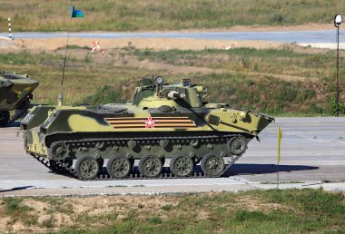 Ryazan Bölgesi, Rusya - 3 Ağustos 2015 'te Ryazan Bölgesi' nde yapılan tatbikatta askeri kampta hava indirme aracı