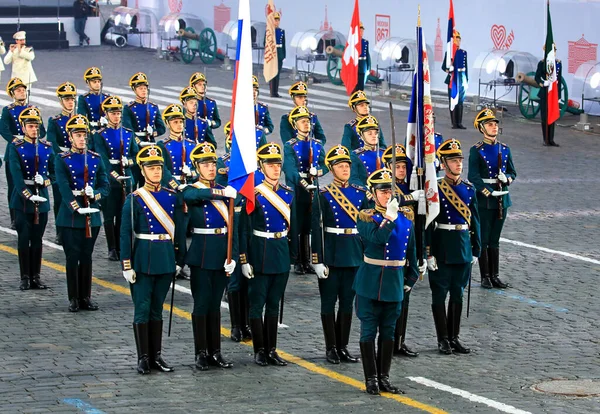 Moskva Rusko Září Standardní Nositelé Průvodu Slavnostním Ceremoniálu Staré Uniformě — Stock fotografie