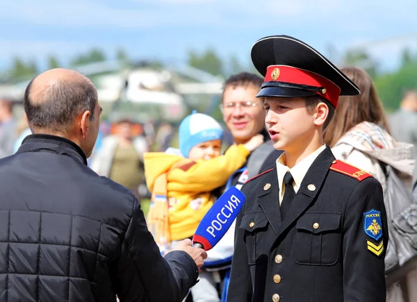 Region Twer Russland Juni Schüler Der Militärschule Suworow Gibt Dem — Stockfoto