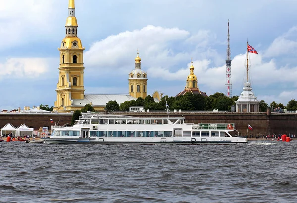 Saint Petersburg Rússia Julho Navio Recreio Rio Neva Dia Verão — Fotografia de Stock