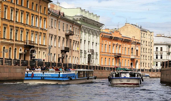 Barcos Saint Petersburg Rusia Julio Barco Recreo Canal San Petersburgo — Foto de Stock