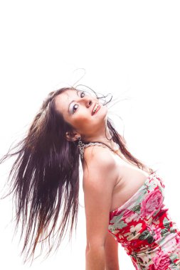 Rüzgarlı saçlı güzel kız 