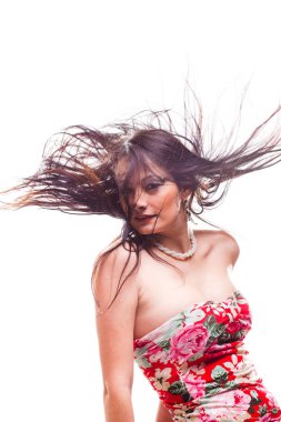 Rüzgarlı saçlı güzel kız 