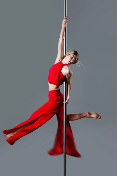 Pole dance Tjej — Stockfoto