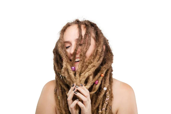 Flicka med dreadlocks — Stockfoto