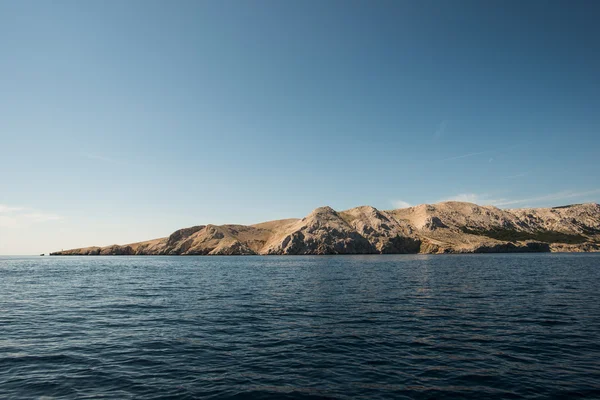 Island landscape, blue sky and sea — Stock Photo, Image