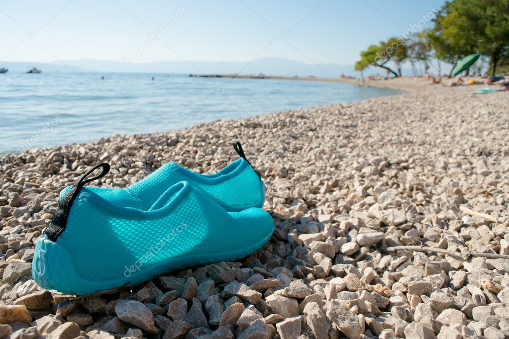 water shoes for pebbly beaches