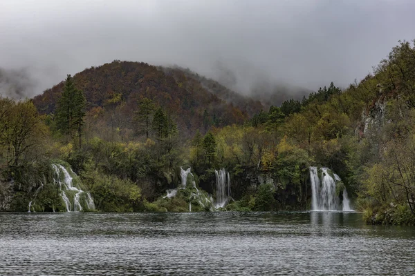 Водопад, природный ландшафт, Плитвицы — стоковое фото
