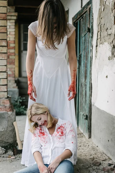 Zombie vrouw en Ghost vrouw — Stockfoto