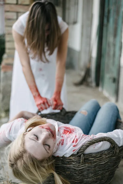 Wanita zombie dan wanita hantu — Stok Foto