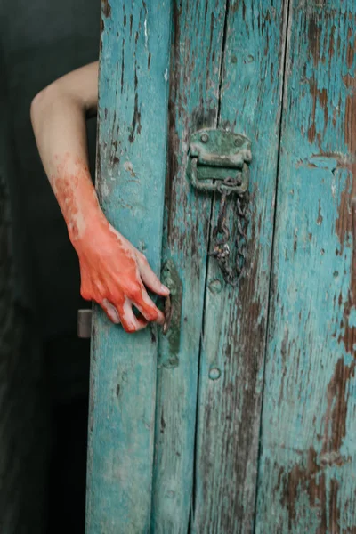 Bloed bedekt hand — Stockfoto