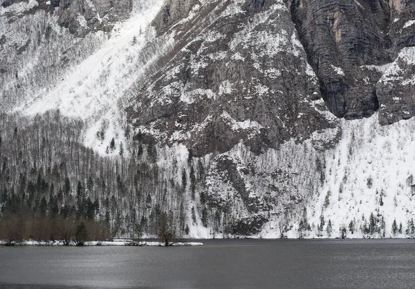 冬季景观、 湖、 山 — 图库照片