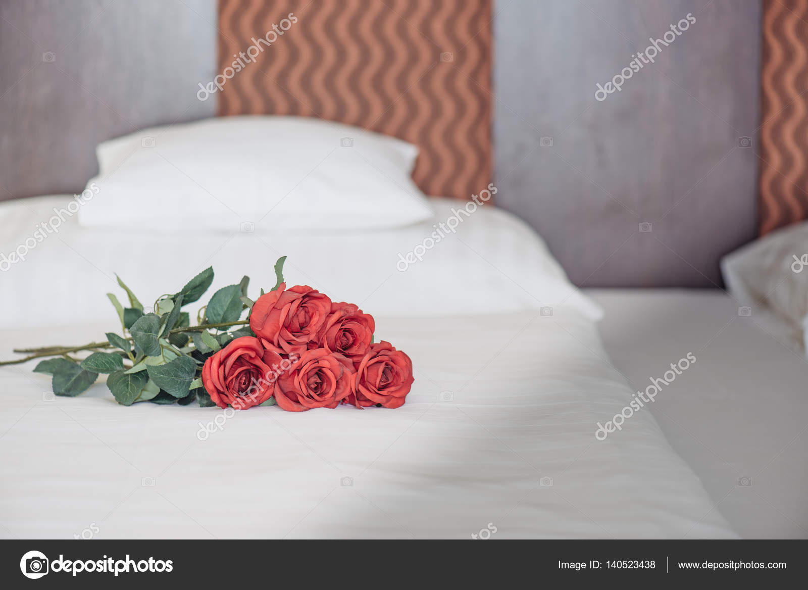 Images Roses Jpg Roses On Bed In Fancy Hotel Room Stock