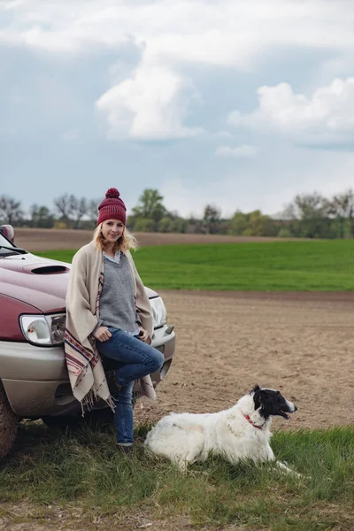 Řidička na off road auta. — Stock fotografie