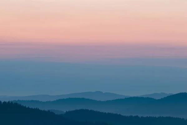 Pastel achtergrond, prachtige berglandschap — Stockfoto