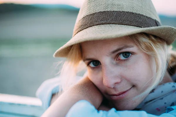 Close up female portrait — Stock Photo, Image