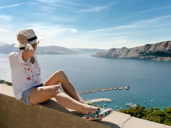 Vrouw op vakantie. Zomervakantie — Stockfoto