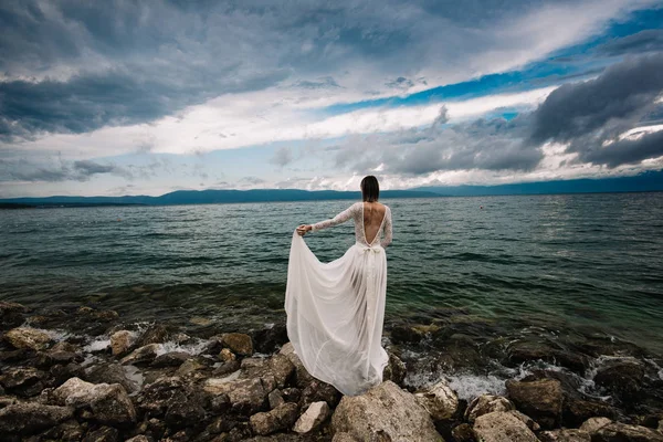 海のそばの花嫁 — ストック写真