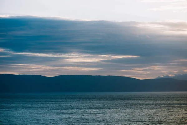 Pôr do sol sobre o mar — Fotografia de Stock