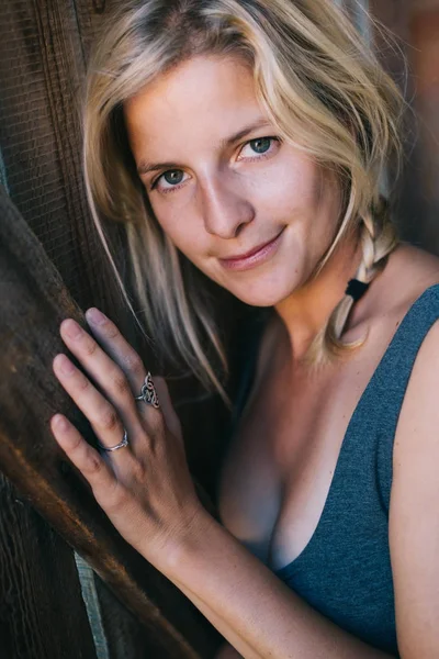 Close-up retrato feminino — Fotografia de Stock