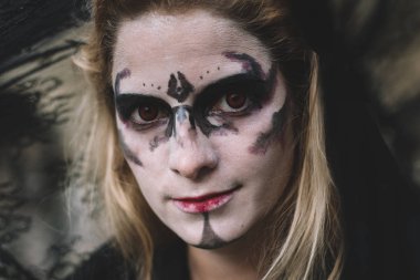 Cadılar Bayramı portre, kadın içinde halloween kılık