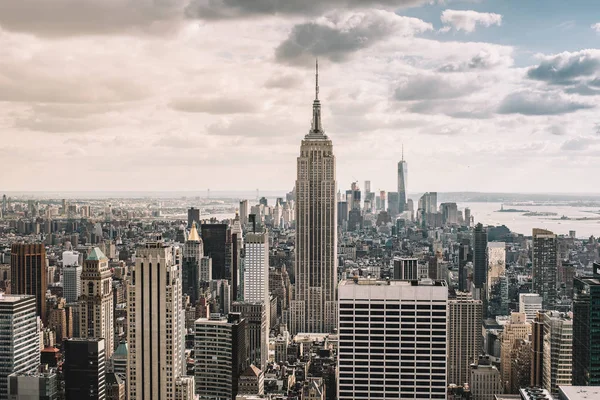 Stadsbilden. Utsikt över New Yorks stadssilhuett. Downtown Manhattan. — Stockfoto