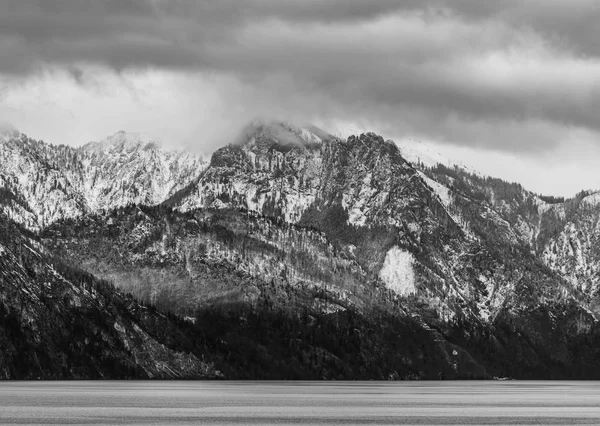 Cenário Inverno Conceito Solidão Montanhas Incríveis Paisagem Inverno — Fotografia de Stock