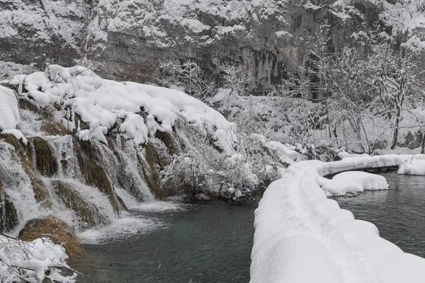 Invierno Parque Nacional Plitvice Lakes — Foto de Stock