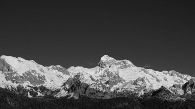 Triglav, Slovenya. Julian Alplerindeki dağ manzarası.