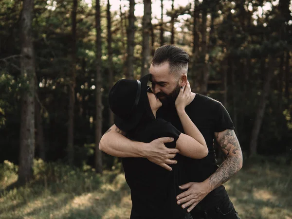 Kissing Couple Outdoor Nature — Stock Photo, Image