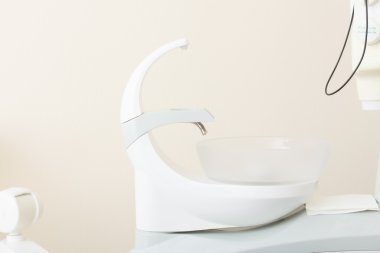 Diş hekimleri ofiste lavabo